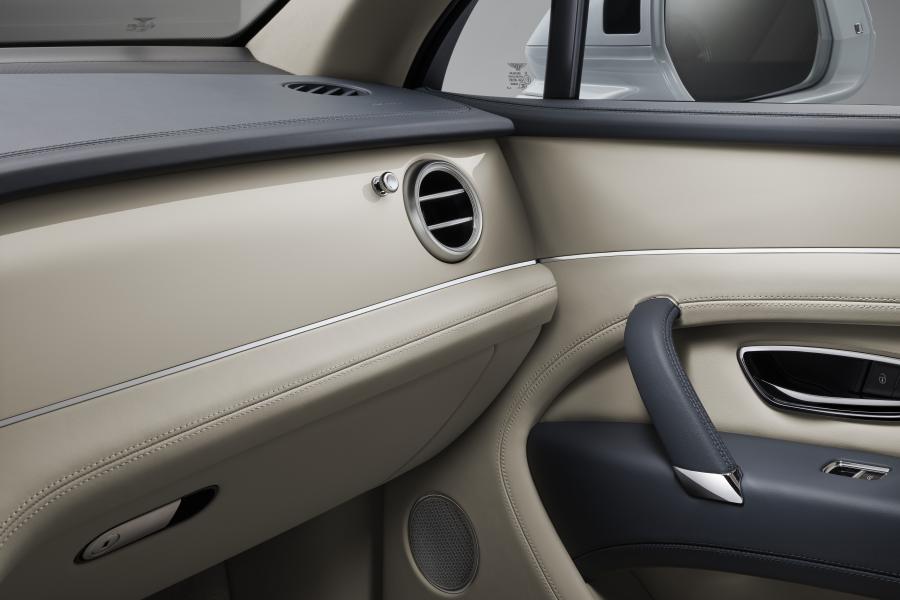 Детали интерьера Bentley Bentayga Hybrid 2018 года  (WW) (фото 24 из 45)